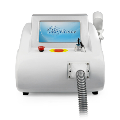 พกพา Q Switched Nd Yag การกําจัดรอยสัก เลเซอร์คาร์บอน Peeling ผิว Whting เครื่องความงาม