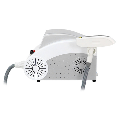 เครื่องกําจัดรอยสักแบบ Desktop Q Switched Nd Yag Laser 1064nm 532nm สําหรับผิวขาว