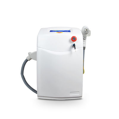 RL-808B รุ่น 808nm Diode Laser Hair Removal Machine มีอายุการใช้งาน 8 ปี และความหนาแน่นของพลังงาน > 115j / Cm2