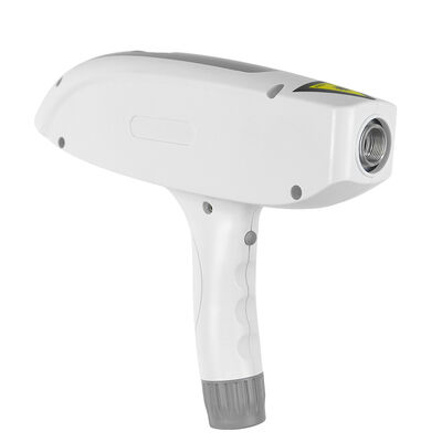 เดสก์ท็อป Q Switched ND YAG เลเซอร์รงควัตถุ Clear Salon Beauty Care Instrument