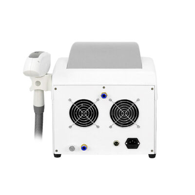 เดสก์ท็อป Q Switched ND YAG เลเซอร์รงควัตถุ Clear Salon Beauty Care Instrument