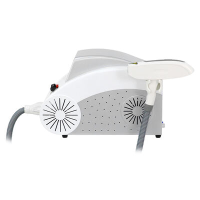 เดสก์ท็อป Q Switched ND YAG เลเซอร์รงควัตถุ Clear Salon Beauty Care Instrument